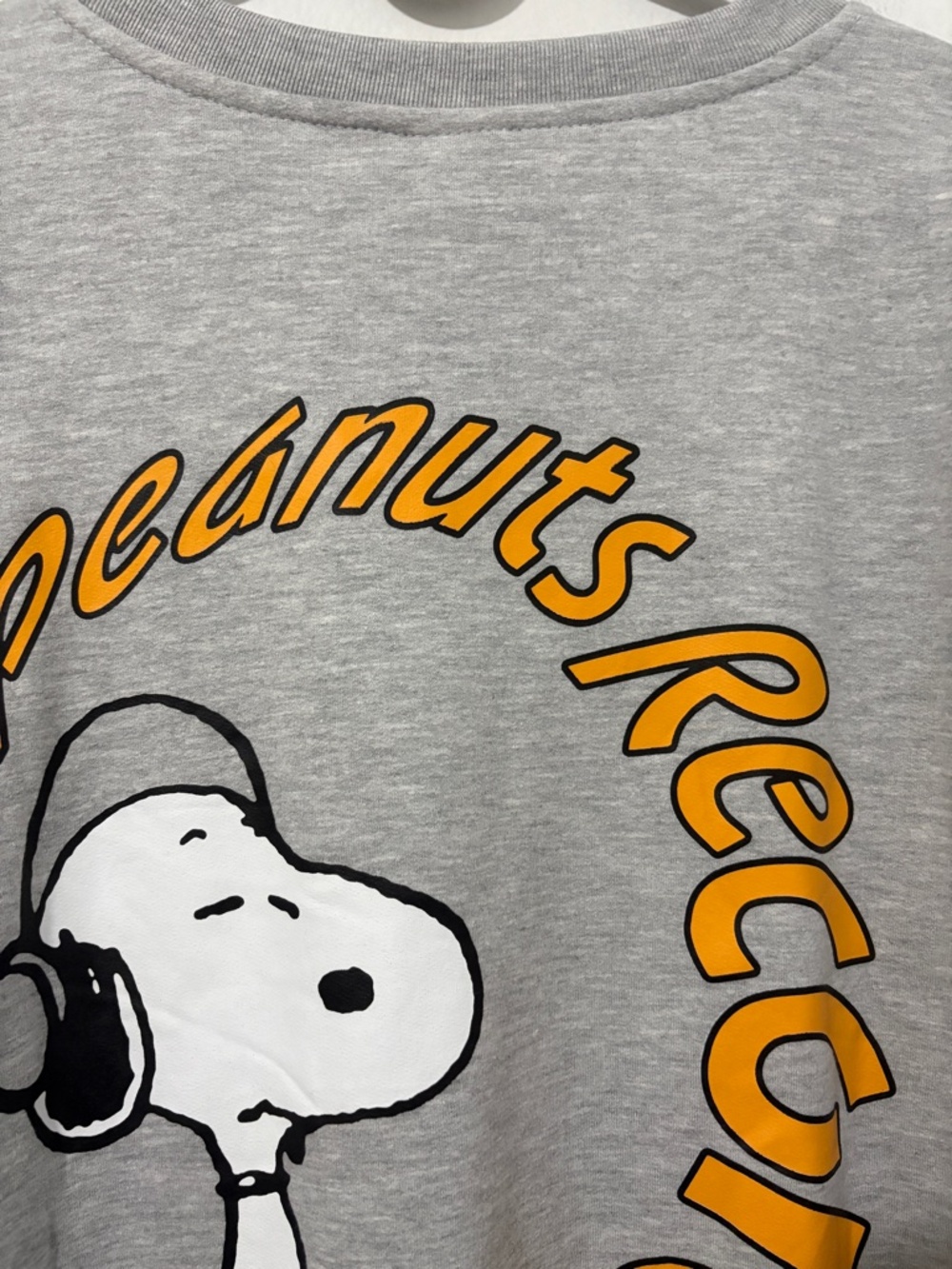 NWT Peanuts Snoopy Gray Sweatshirt - size XL - Picture 6 of 6